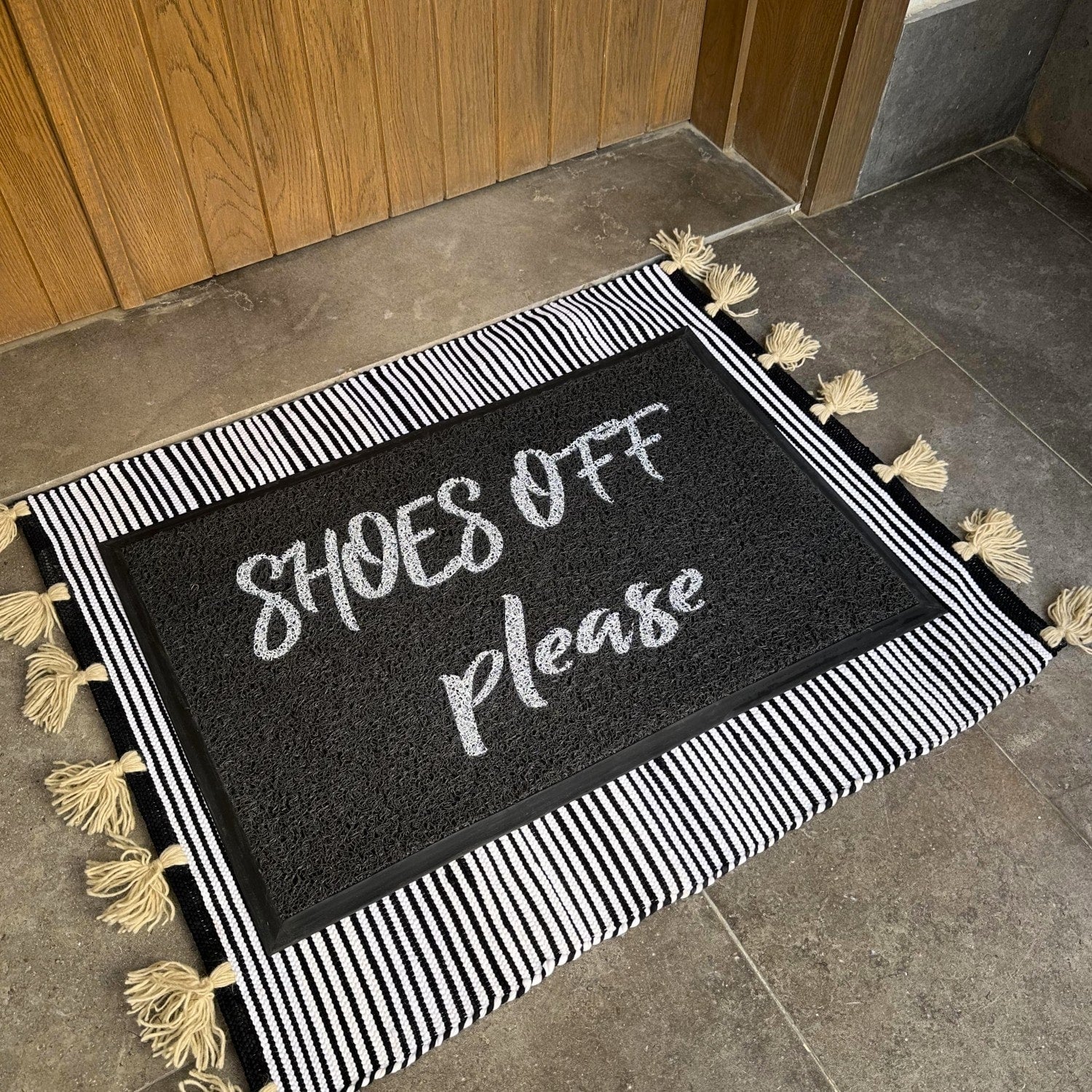Shoes Off Please